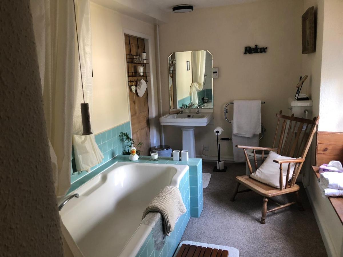 The Hollow Bed And Breakfast Great Longstone エクステリア 写真